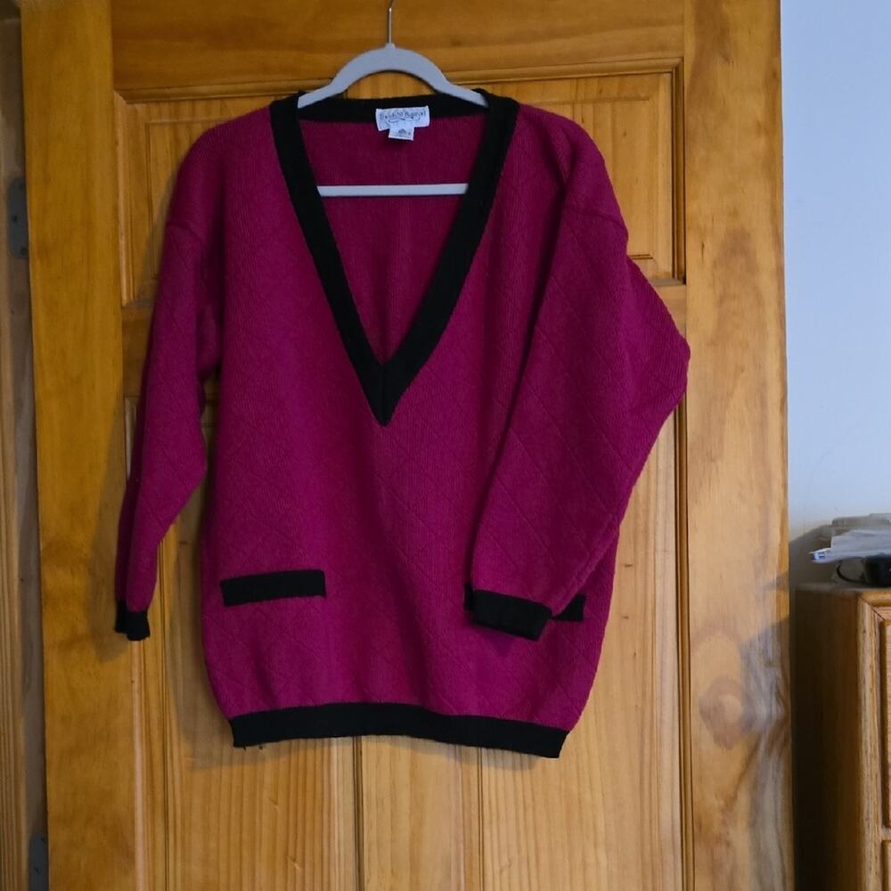 Tricots St. Raphael Vintage Diamond V-Neck Sweater - Magenta and Black Size M